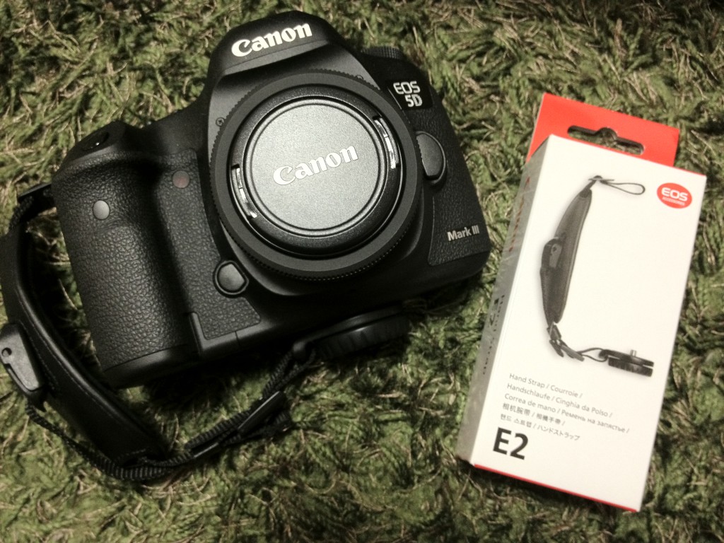 Canon EOS 5D Mark3 用のハンドストラップを買いました | ツブヤキ。
